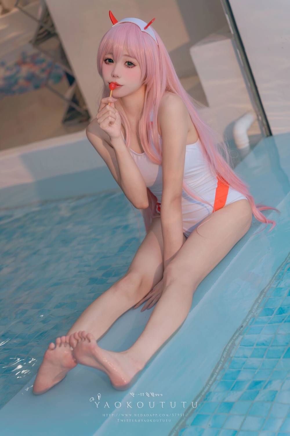 咬一口兔娘(黏黏团子兔) 最新写真合集 211套